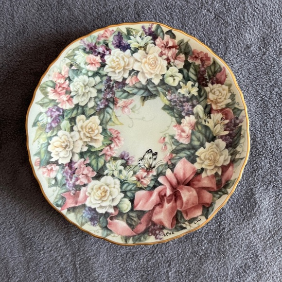 Circle of Inspiration by Lena Liu - Picture 1 of 2